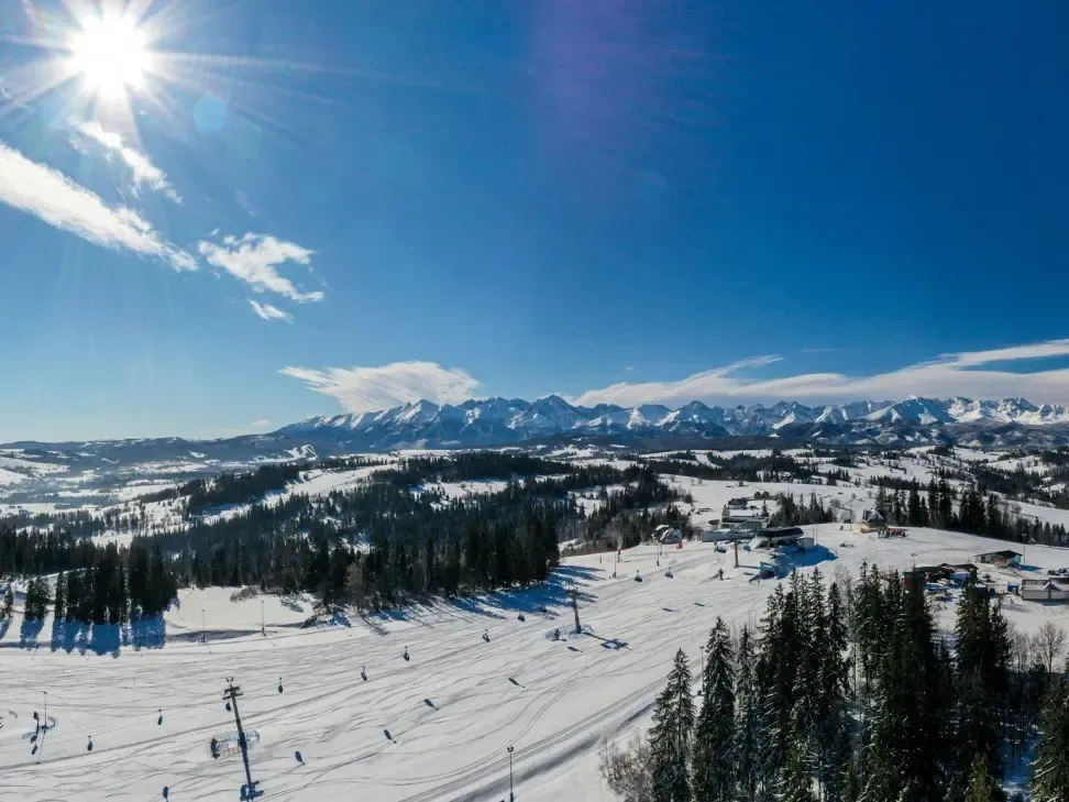 Kotelnica Białczańska – stoki narciarskie, ośnieżone Tatry zima