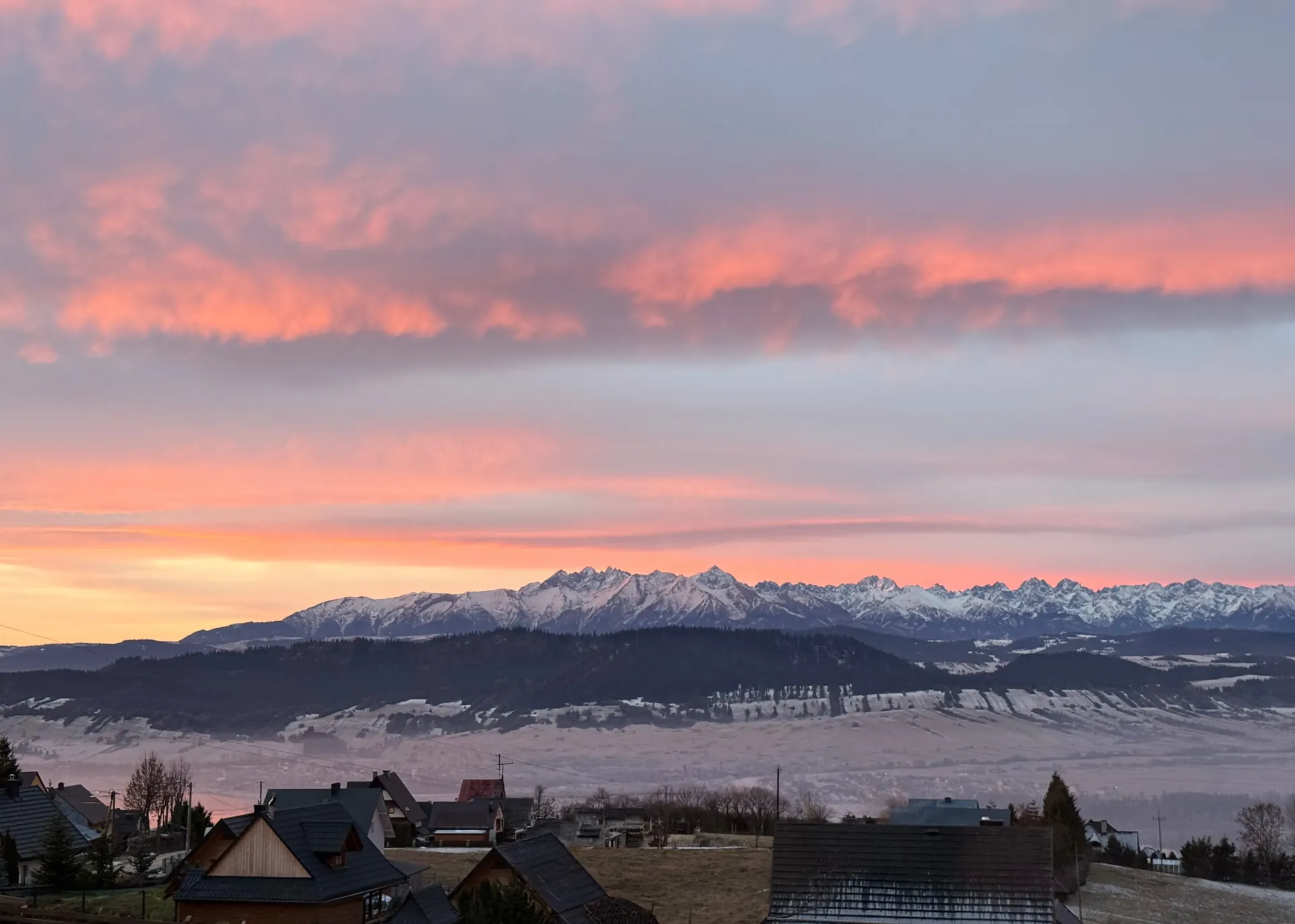 Widok na Tatry, Pieniny i Jezioro Czorsztyńskie z Huba Home