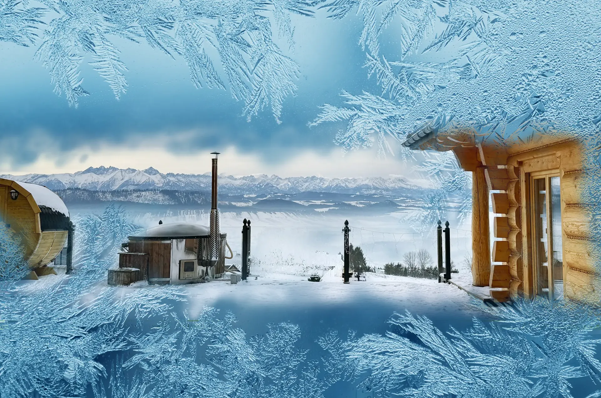 Zimowa sauna i balia w śniegu z widokiem na Tatry